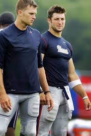 Backup quarterback tim tebow was released by the new england patriots on saturday after failing to make the final roster for the new season. Tim Tebow Tom Brady At The Patriots Training Camp Timtebow Patriots Tim Tebow New England Patriots Football Patriots Football