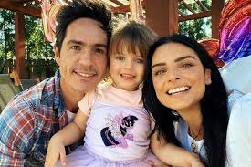 In the publication aislinn derbez and mauricio ochmann requested respect for the process of transformation family that they are going through and stated that to remain silent about the situation. Kailani Une A Mauricio Ochmann Y A Aislinn Derbez