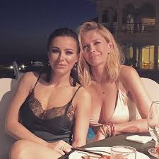 Инстаграм ани лорак (ani lorak). Ani Lorak I Vera Brezhneva Pokorili Instagram Erotichnym Dekolte Shou Biznes Metro