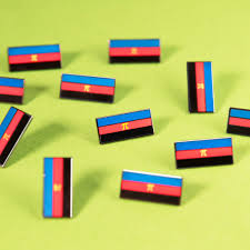 Teils sind sie polyspezifisch, teils persönlich und teils auch auf monogame beziehungen. The Polyamory Flag Enamel Pin