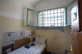 Visita le bellezze dell'altera roma, tra storia e tradizioni. Carcere Virus E Poverta In Cella Con Un Euro Al Giorno Il Manifesto