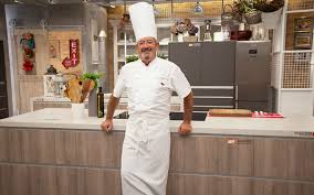 Disfruta de todo el contenido de antena 3 tv en directo con atresplayer. Cocinas Com Vuelve A Patrocinar Karlos Arguinano En Tu Cocina De Antena 3 Marron Y Blanco