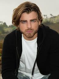 Bring back D. Garrett, the teenage Michael Corinthos!!! HE'S 🔥 HOT!  Michael is too important of a character not to recast!!! The Michael that  kllled Claudia deserves some praise, LOLLLL! 🤣🤣🤣