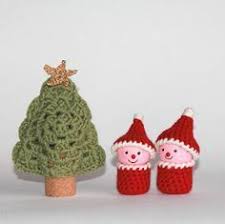 Bluettine Lutins Et Sapin Pour Le Defi N 301 Des Serial Crocheteuses More Decoration Noel Crochet Tuto Deco Noel Tricot Crochet Noel Crochet Tuto