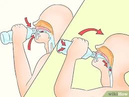 ابتلاع حبة دواء Wikihow
