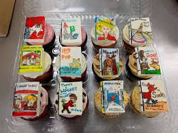 Custom Cupcakes Whimsical Cake Studio Custom Cupcakes Best Bakery Amazing Cakes