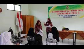 Soal uji kompetensi menjahit jas wanita, lembar penilaian uji kompetensi menjahit jas wanita, panduan (rubrik) penilaian uji kompetensi menjahit jas wanita; Uji Kompetensi Menjahit Level 2 Tahun 2019 Kota Jogjakarta