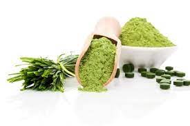 La vitamina b12 è concentrata soprattutto in alimenti di origine animali, quali carni e formaggi, ma è possibile trovarla anche in qualche fonte vegetale.il fatto che le fonti animali siano prevalenti è il motivo per cui è necessario fare particolare attenzione all'assunzione dei giusti quantitativi di questa vitamina nelle diete vegane 1. Alimenti Ricchi Di Vitamina B12 Quali Sono Cure Naturali It