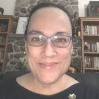 Shelley Kelly's Instagram, Twitter & Facebook