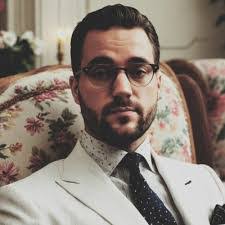 Elias Andrews's Instagram, Twitter & Facebook