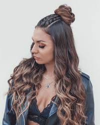 Le acconciature più belle per . Half Bun Com Tranca Acconciature Capelli Lunghi Mossi Acconciature Capelli Lunghi Acconciature Capelli Lunghi Semiraccolti