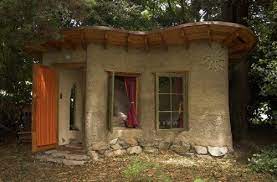 Earthcamp Village Midwest Permaculture Cob House Unusual Homes Cob Building
