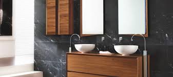 Tik Agaci Esas Adiyla Teak Agaci Myanmar Endonezya Ve Dogu Hindistan Da Uretilen En Sert Ve Dayanikli Yapidaki Agac Olarak Banyo Dolaplari Banyo Dolabi Banyo