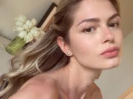 Maybe you would like to learn more about one of these? Amalia Kwstopoyloy Me Leyko Straples Mpikini Sto Malibu Celebrities Eidhseis