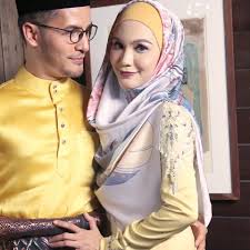 Sy dah tua.sederhana shjfollow ig bisnes sy @as.legacymalaysia @dherbsholdingshq @sugehecoresort @sugeh.chalet @as_propertyy @as.hijabofficial. Aliff Syukri Terlajak Laris Terasa Baru Semalam Kawin Hakikatye Dah Nak Hampir 10tahun Tak Terasa Sbb Awak Sentiasa Memahmi Sy Syg Shahidadherbs Kalau Korang Jadi Isteri Saya Korang