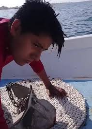 Como quitar lo mareado en el mar morder el ancla #Progreso #Yucatan #Mar no  soy el autor original del video.