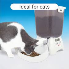 The cat mate c3000 allows you to program up to 3 individually sized meals within a 24 hour period with the ability to dispense each meal with a it works with 4 c batteries (not included). Pet Supplies Ani Mate Cat Mate C3000 Automatic Dry Food Feeder For Cats Small Dogs Pet Self Feeders Amazon Com