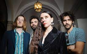 C'est avec lui qu'elle fonde le duo rita mitsouko, qui propose alors un nouveau langage artistique, et écrit de. Vertigo Le Premier Album De Minuit Rock Sexy Et Funky Le Parisien