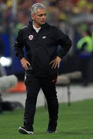 En total, reinaldo rueda disputó 27 partidos, de los cuales ganó 9, empató 8 y perdió en 10 oportunidades. Reinaldo Rueda Sobre La Victoria De Chile Fue Una Bendicion De Dios Tyc Sports Futbol Internacional Futbol Copa America