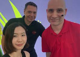 Vicky Heng (@vickyyhengg)