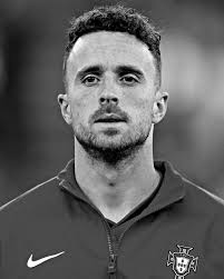 🚨Diogo Jota et son frère sont décédés dans un accident de voiture. Nous  envoyons toutes nos pensées et nos condoléances les plus sincères à ses  proches ainsi qu'à sa famille. Reposez en