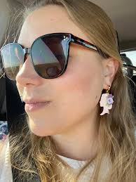 Hi, everyone! I am Emilee and I am the owner of Livy Emmanuella, an online  boutique designed for moms of littles. You need stretchy clothes, nursing  friendly tops and Handbags that are