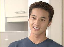 켄맨즈헤어지아쌤의 리젠트 스핀펌 + 애쉬브라운 염색 @zia_1205. Won Bin Biography Height Life Story Super Stars Bio