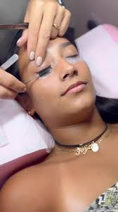 Eyelashes Extensions