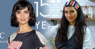 Tuba büyüküstün hakkında tüm haberler, biyografisi ve sanat yaşam kariyeri haberimizde. Sefirin Kizi Nin Mavi Si Tuba Buyukustun Un Annesi Kizina Tas Cikartti Anne Kiz Yan Yana Abla Kardes Gibi Olunca Fena Solladi Galeri Takvim