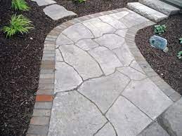 Rosetta Grand Flagstone Pavers In A Walkway Such An Interesting Contrast Between The Organic And The Geom Walkway Landscaping Landscaping Tips Outdoor Walkway