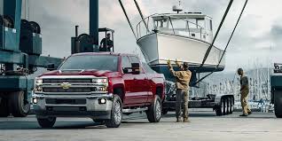 Big bold styling that is resoundingly masculine, and doesn't stray too far from the blocky shapes we're used to seeing on the silverado. Keep On Truckin With The 2017 Chevy Silverado Lineup