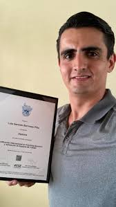 Cada vez que eliges hacer lo correcto, aunque sea difícil, te estas  acercando un paso más a la persona que quieres ser. Disciplina: es el poder  de no rendirte, de seguir adelante