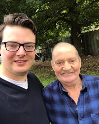 Daniel Palm (@danthebeeman) • Instagram photos and videos