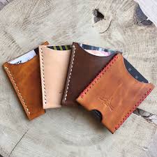Faite Un Cadeau Unique Et A Petit Prix Pour Noel Porte Carte En Cuir Fait Main Cuir Fait Main Etui En Cuir Cuir