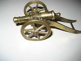 Ce canon a été récupéré par nos soins du népal. Petit Canon Ancien En Bronze 19eme On Popscreen