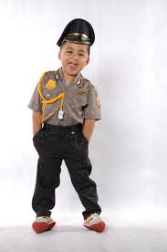 Ikutilah baby john belajar segalanya dari. Gaya Terkini 21 Baju Polisi Anak Kecil