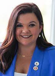 Sandra Mazo's Instagram, Twitter & Facebook