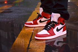 Air Jordan 1 High Retro Chicago Bulls And Og Knicks New Images Kicksonfire Com Air Jordans Air Jordans Retro Original Air Jordans