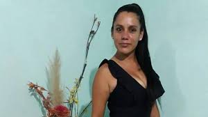 Abusó sexualmente del mejor amigo de su hijo de 15 años y lo extorsionó: la  condenaron pero no irá a la cárcel - Infobae