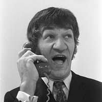 WJW TELEVISION WEATHERMAN DICK GODDARD WITH SOLAR ENERGY INDEX