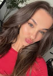 Emma Erdman's Instagram, Twitter & Facebook