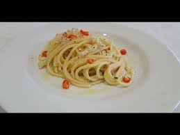 Spaghetti Aglio Olio E Peperoncino Di Rita Chef Youtube Cibo Etnico Idee Alimentari Chef