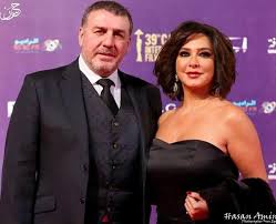 وتعرف سلاف فواخرجي بمواقفها المؤيدة لبشار الأسد ولنظامه، ورغم كل الأحداث رفضت مغادرة الأراضي السورية وفضلت الموت على. Ù…Ø§Ø°Ø§ Ù‚Ø§Ù„Øª Ø³Ù„Ø§Ù ÙÙˆØ§Ø®Ø±Ø¬ÙŠ Ø¹Ù† Ø§Ù„ÙˆÙ‚ÙˆÙ Ø£Ù…Ø§Ù… ÙƒØ§Ù…ÙŠØ±Ø§ Ø²ÙˆØ¬Ù‡Ø§ Ù…Ø¬Ù„Ø© Ø³ÙŠØ¯ØªÙŠ