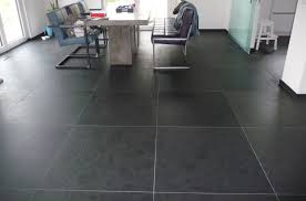 Wenn wir an schiefer fliesen denken, fallen uns zuerst schwarze fliesen ein, die gerne im bad oder in der küche verlegt werden. Schiefer Fliesen Online Bestellen Natursteindesign Rompf