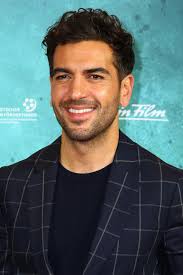 Er hat lust auf den kram hier. Elyas M Barek Steckbrief Bilder Und News Web De