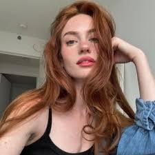 Jasmine Boucher's Instagram, Twitter & Facebook