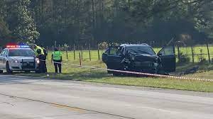 At Least 1 Injured After Car Crashes Into Pole In Southwest Jacksonville Firstcoastnewscom
