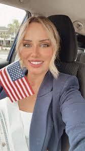 Dorothy Buford's Instagram, Twitter & Facebook