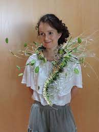 Bijoux Floraux Par Les Bp 1 Ere Annee Juin 2017 Cfa Blagnac France Collier Floral Bijou Vegetal Bijoux