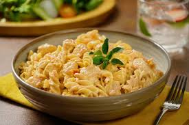 Pasta Cremosa De Pollo Con Tocino